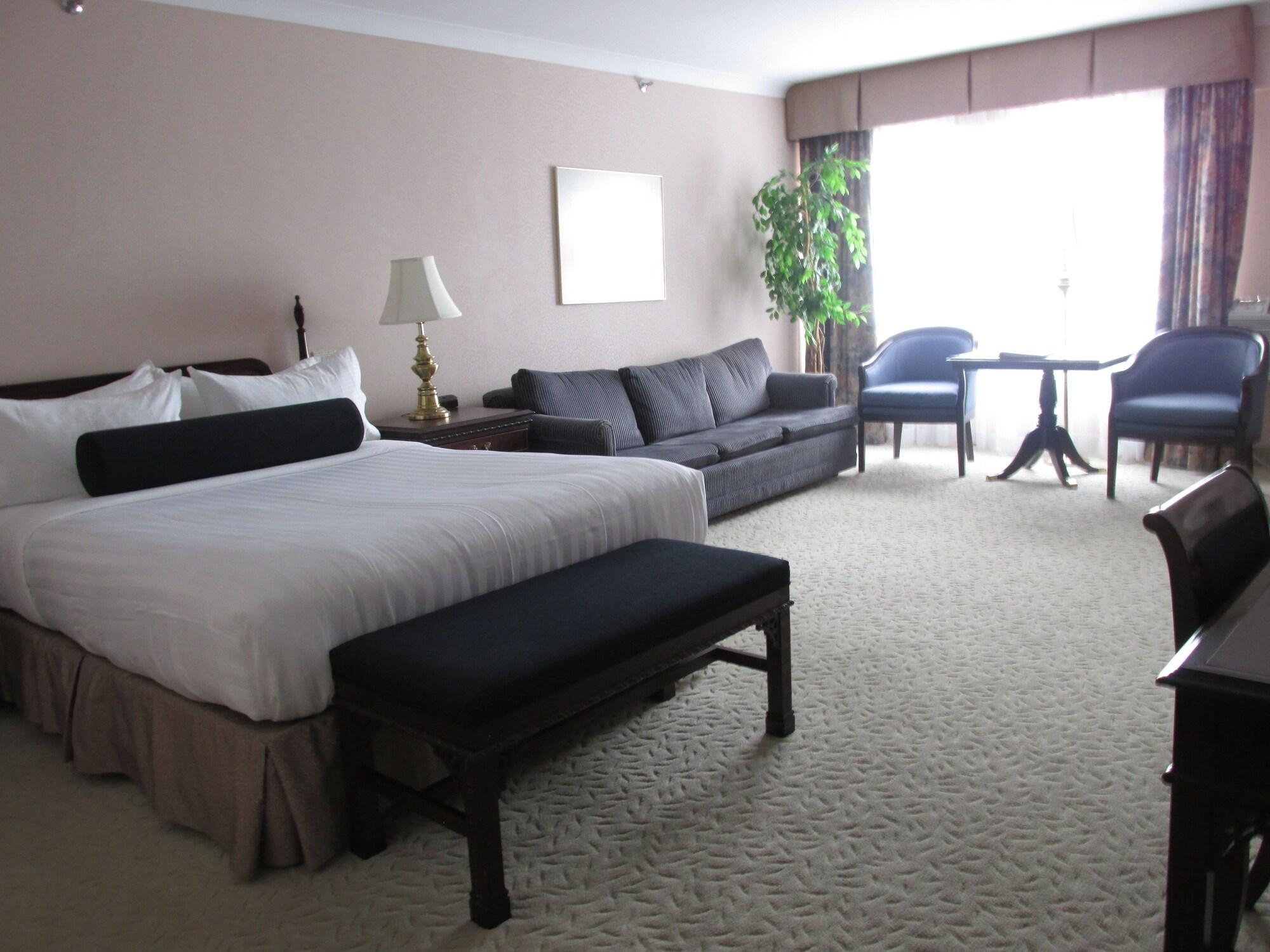 The Fredericton Inn Екстер'єр фото