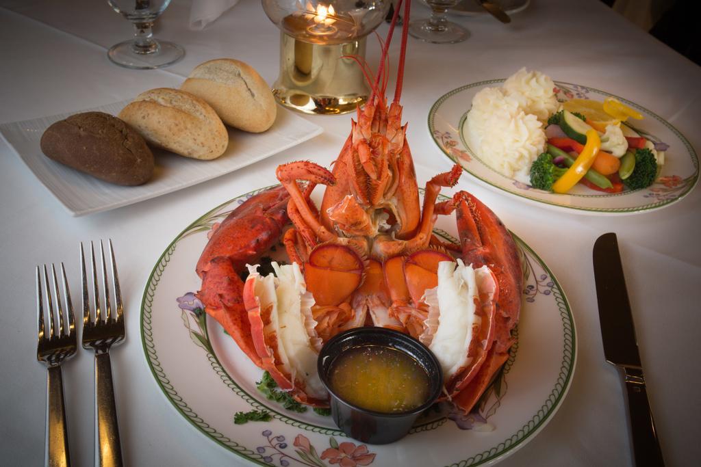 The Fredericton Inn Екстер'єр фото
