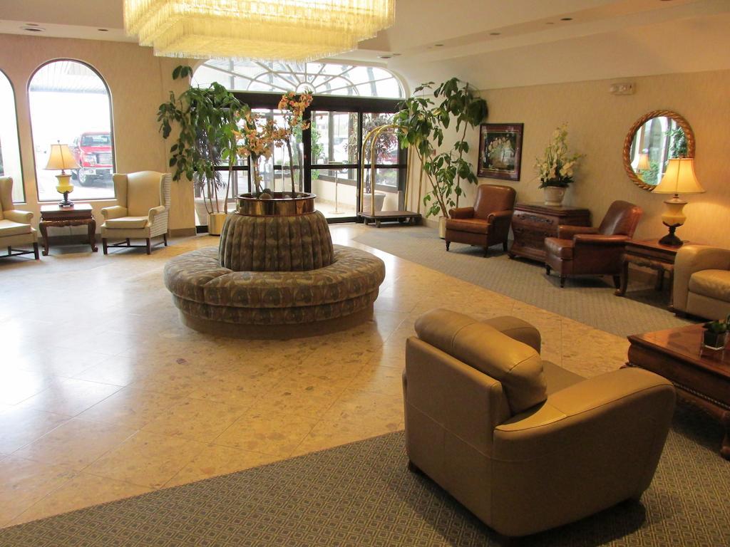 The Fredericton Inn Екстер'єр фото