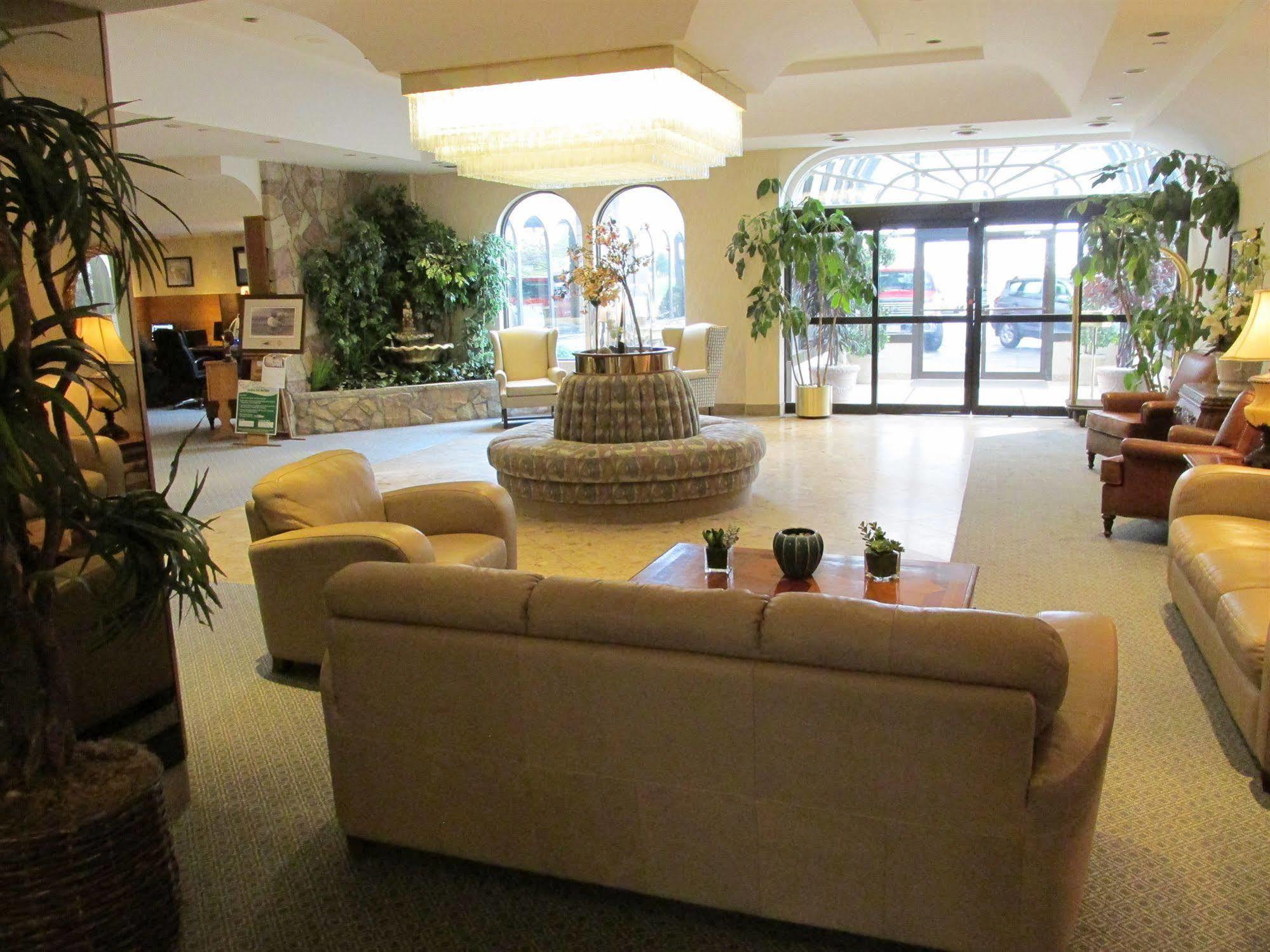 The Fredericton Inn Екстер'єр фото