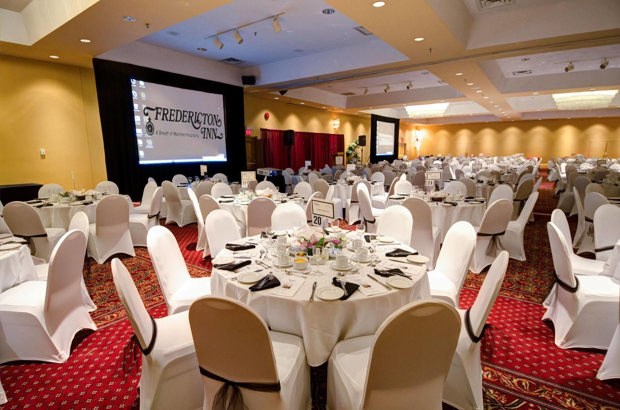 The Fredericton Inn Екстер'єр фото
