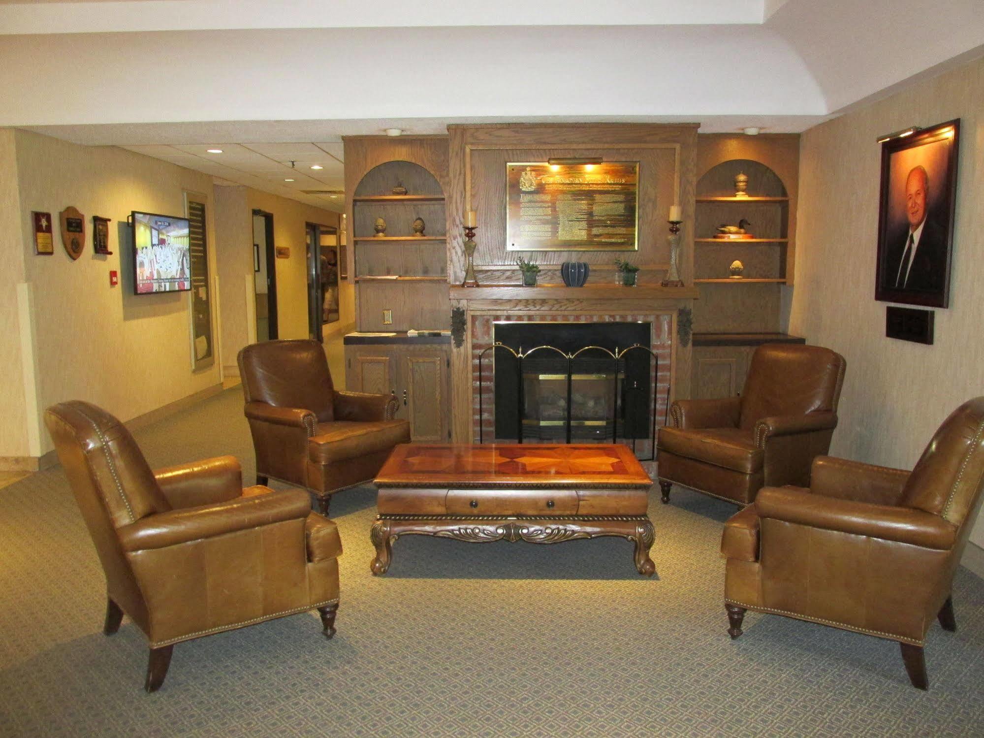 The Fredericton Inn Екстер'єр фото